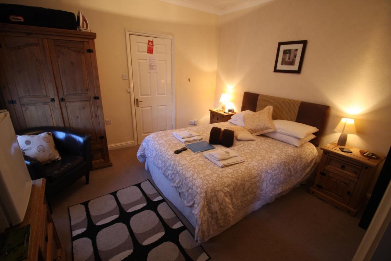 The Lodge Swindon Zewnętrze zdjęcie